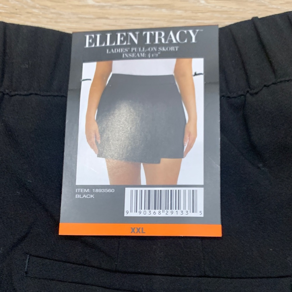 Ellen Tracy Elegant Black Skort. BNWT